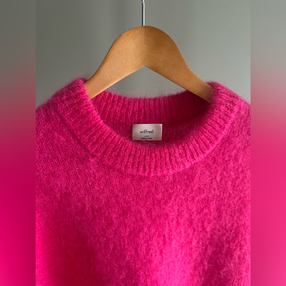 Wilfred Aritzia Mohair Sweater Hot Pink Barbie colour Crewneck Sweater